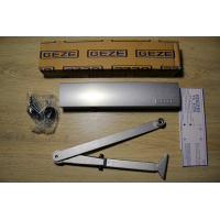 Дверний доводчик GEZE TS 4000 з тягою з фіксацією, срібний Дверний доводчик GEZE TS 4000 з тягою з фіксацією, срібний