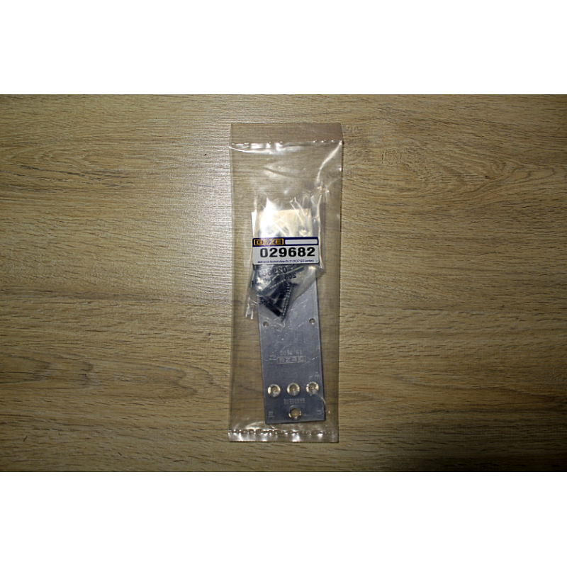 Монтажна пластина до доводчику GEZE TS 1500, колір срібло