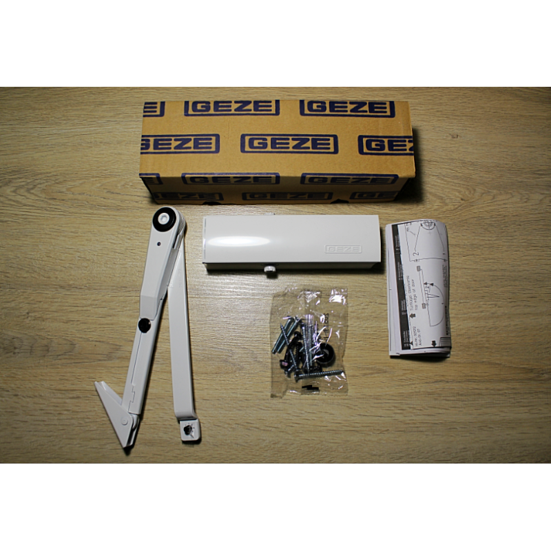 Дверний довідник GEZE TS 1500 G з тягою, з фіксацією, колір білий