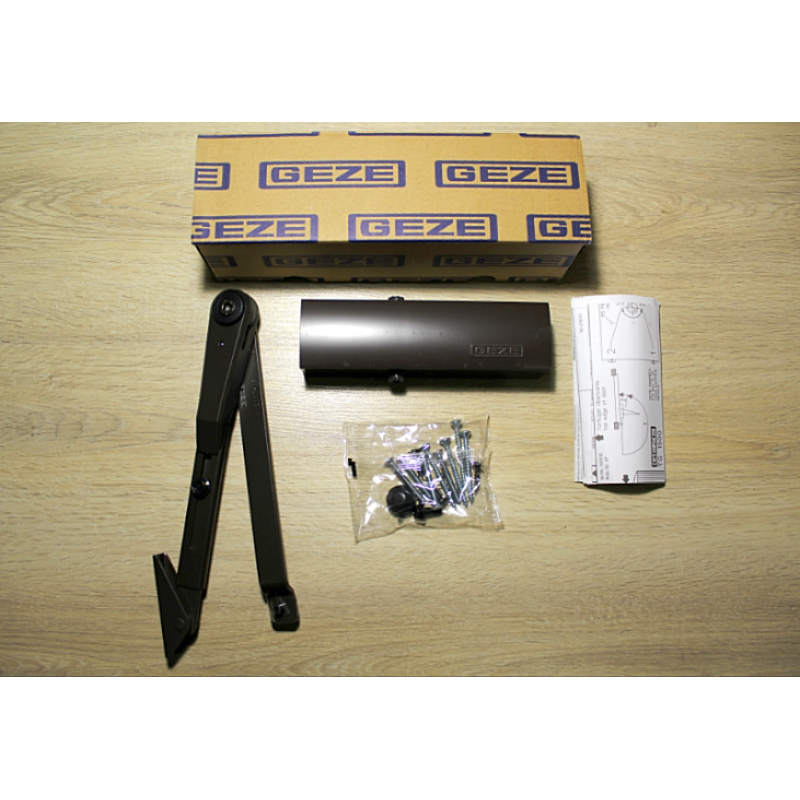 Дверний довідник GEZE TS 1500 G з тягою, з фіксацією, колір коричневий