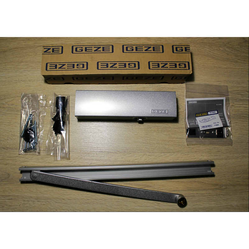 Дверний доводчик GEZE TS 3000 V з ковзною шиною +фіксація, серебро