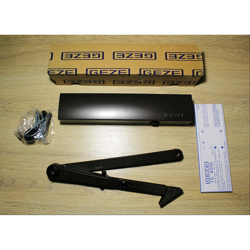 Дверний доводчик GEZE TS 4000 з тягою з фіксацією, коричневий