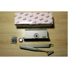 Дотягувач дверний Dorma TS77 EN2 з важільною тягою, срібло