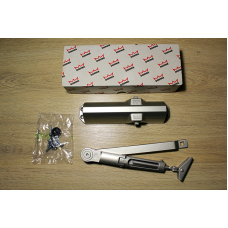 Дотягувач дверний Dorma TS68 з тягою з фіксацією у відкритому положенні, срібний