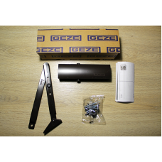 Дверний доводчик GEZE TS1500 G з тягою, коричневий